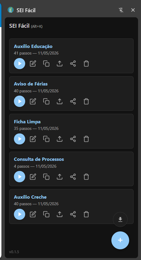Painel lateral do SEI Fácil aberto à direita, sobre uma página do SEI.